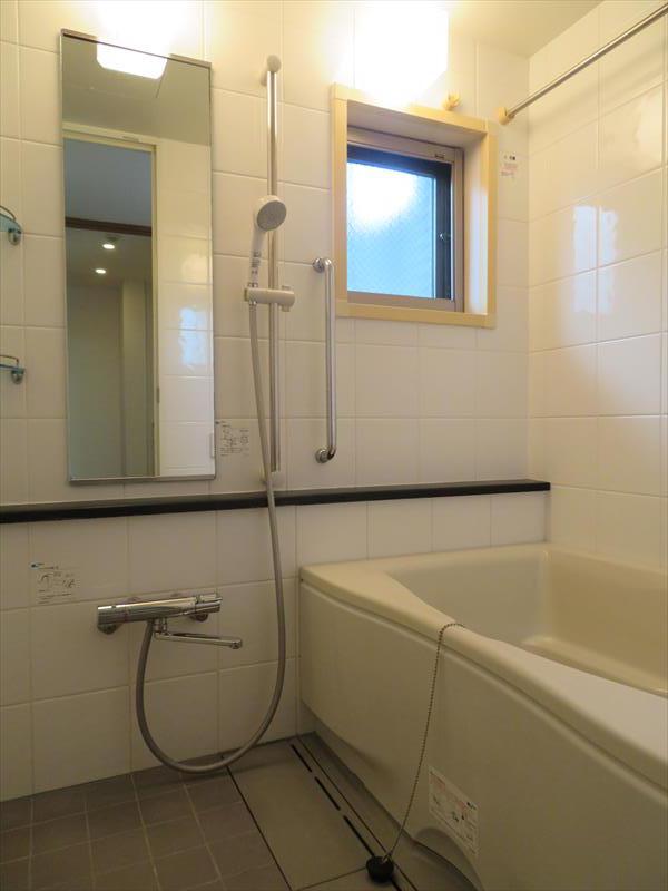 バス・シャワールーム　同マンション別部屋