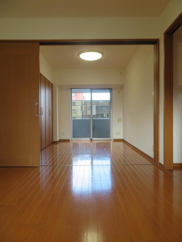 居室・リビング　同マンション別部屋