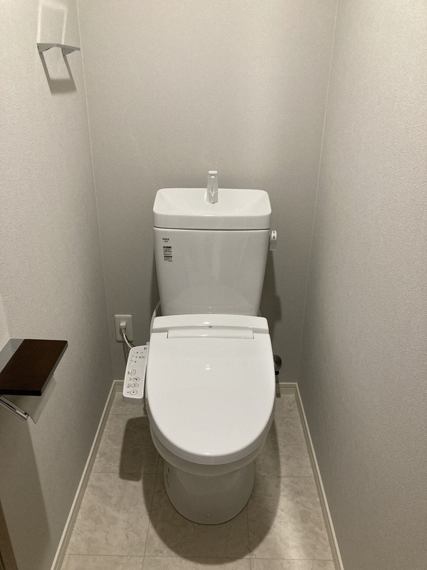 トイレ　清潔感のあるトイレですね。
