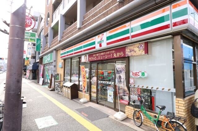コンビニ　セブンイレブン福岡六本松店（コンビニ）まで147m