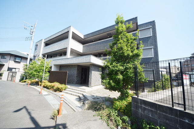 建物外観　～駅近物件ですっ～