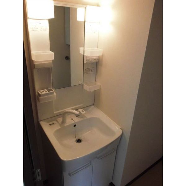 洗面設備　シャワードレッサー付きです！