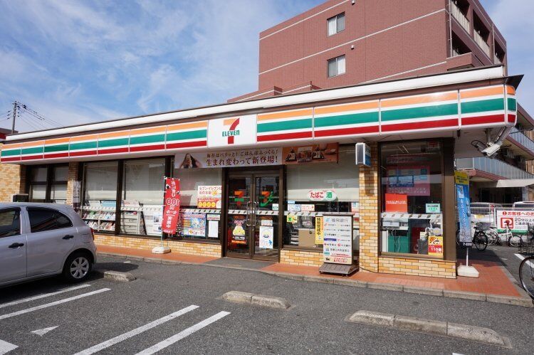 コンビニ　セブンイレブン福岡高木1丁目店（コンビニ）まで834m