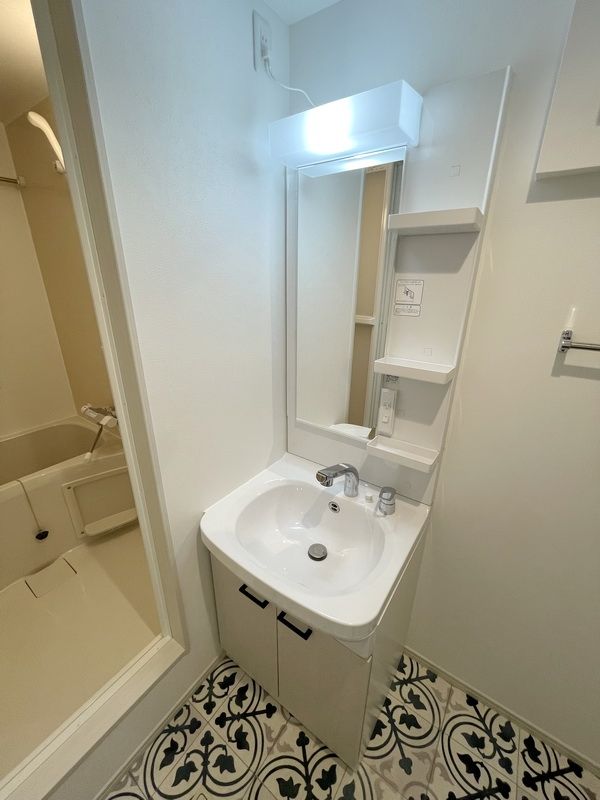 洗面設備　※同物件参考写真