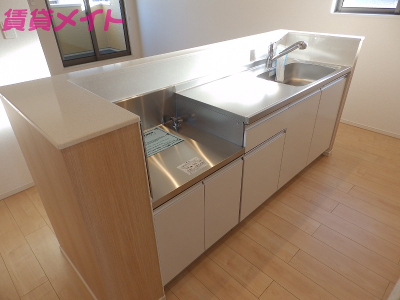 キッチン　同型反転タイプ画像