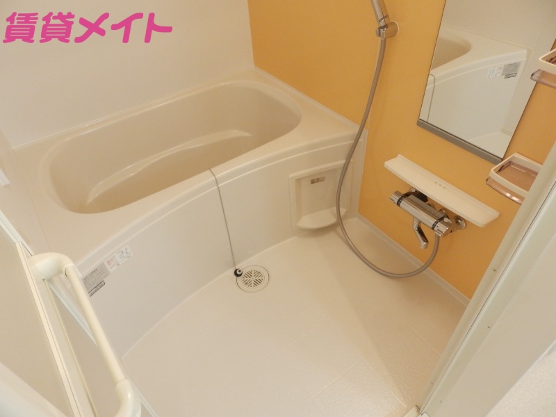 バス・シャワールーム　同型反転タイプ画像