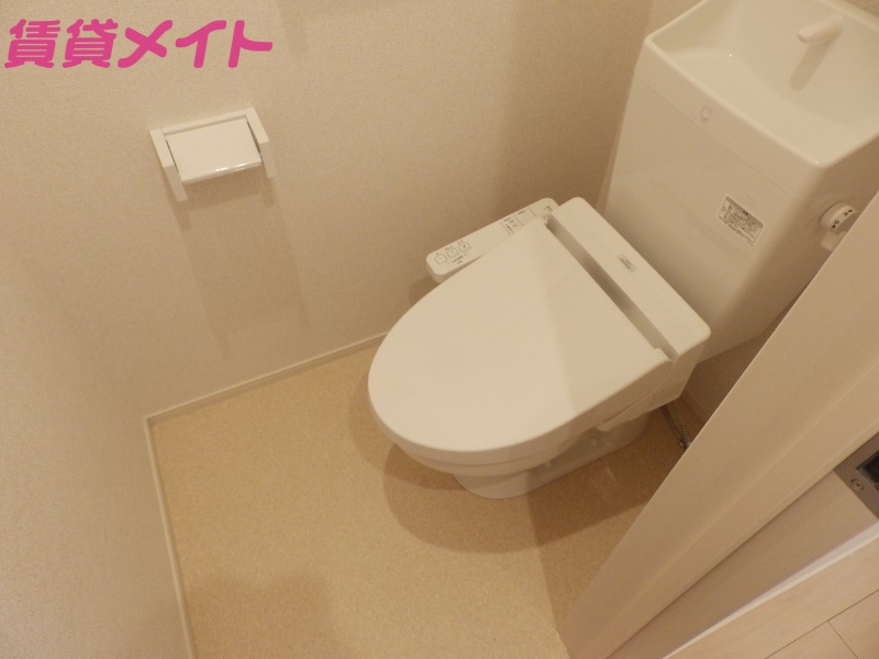 トイレ　同型反転タイプ画像