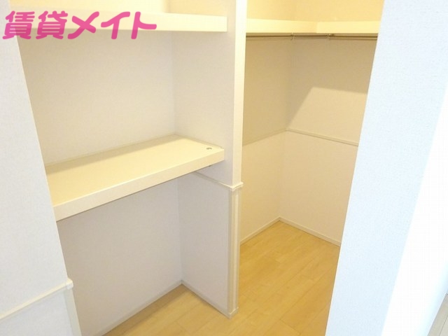 収納　同型反転タイプ画像