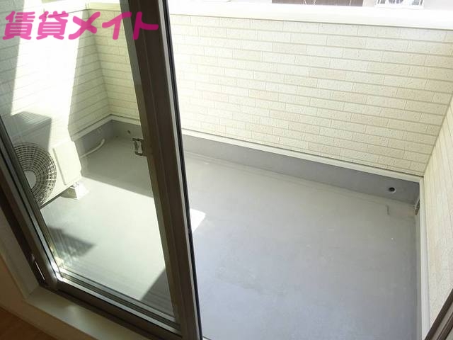 バルコニー　同型反転タイプ画像