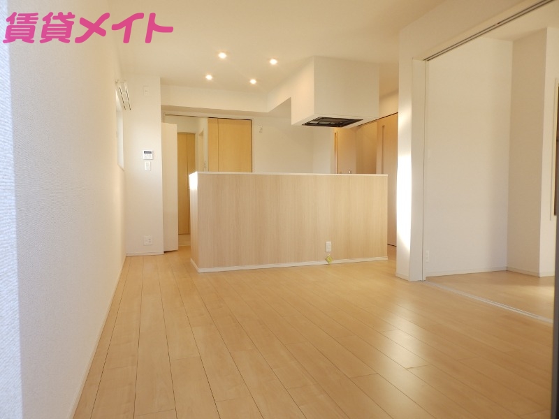 居室・リビング　同型反転タイプ画像