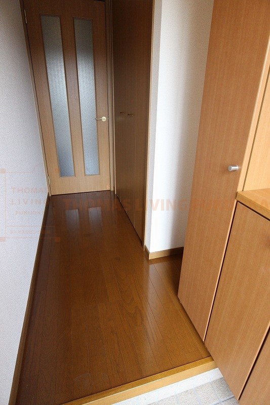 玄関　写真は同型物件です。