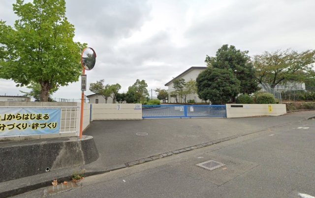 小学校　藤枝市立青島北小学校（小学校）まで1562m