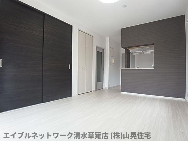 居室・リビング　ゆったり過ごせる居間です