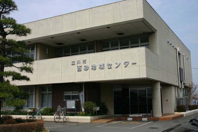 図書館　立川市西砂図書館（図書館）まで725m