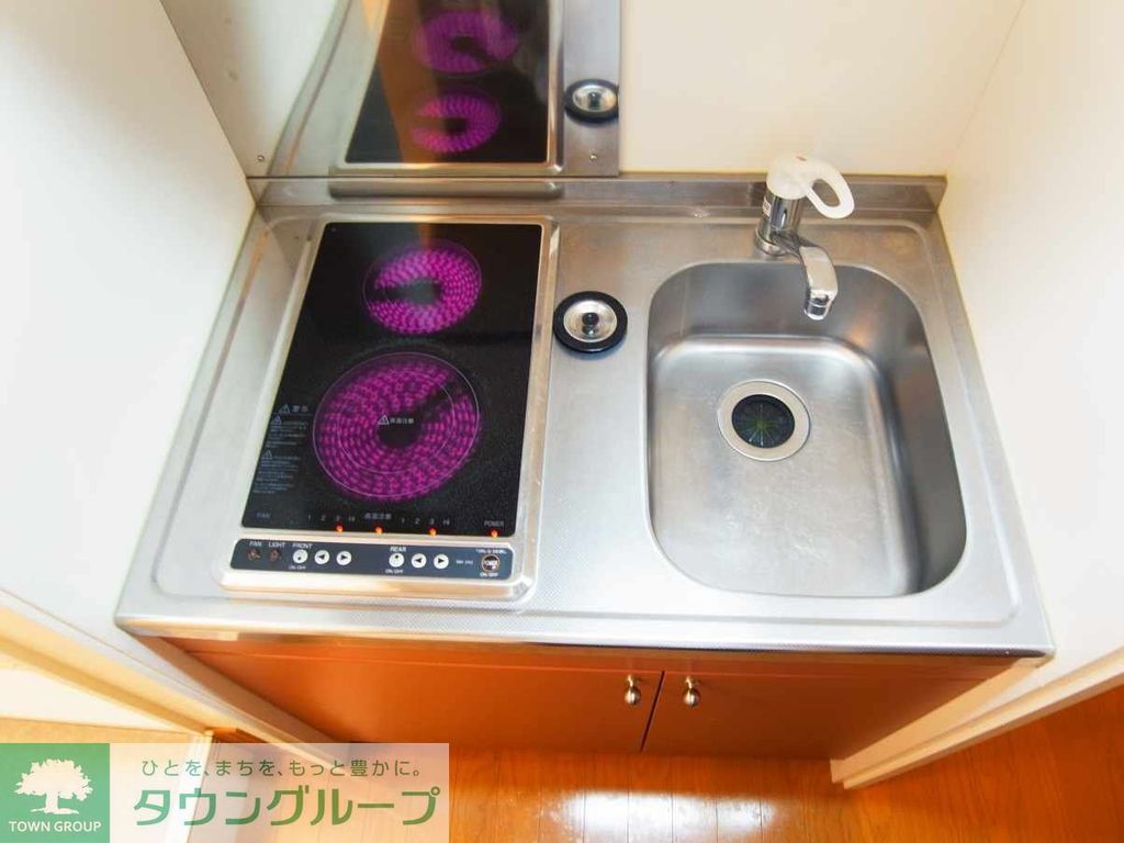 キッチン　仕様、設備は現況と異なる場合があります。