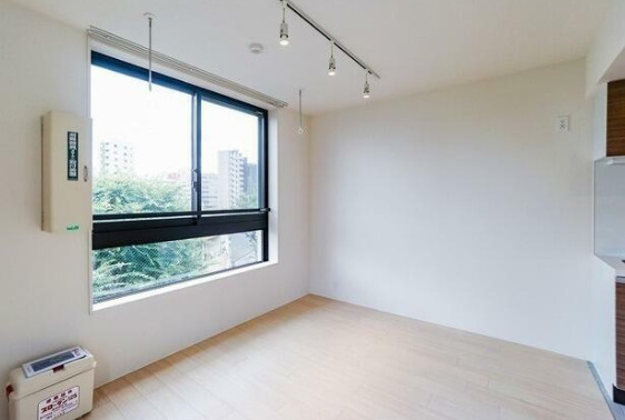 その他部屋・スペース　リビングを別角度から