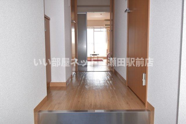 玄関　※モデルルームとなります