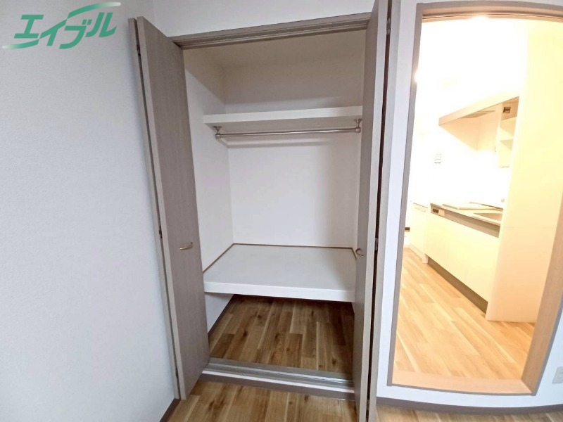 収納　同型参考写真