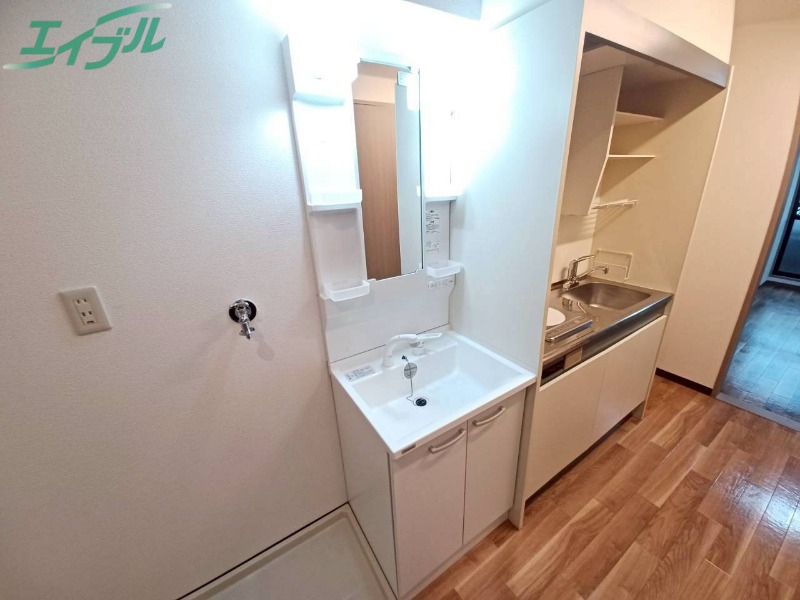 洗面設備　同型参考写真