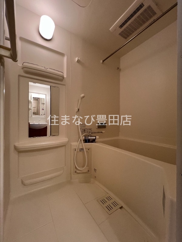 バス・シャワールーム　同型別部屋写真