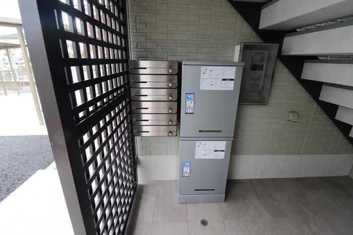 エントランス　宅配ボックス