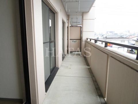 バルコニー　同物件別部屋です。