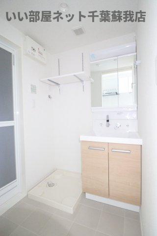 洗面設備　朝の準備に活躍する、洗髪洗面化粧台！