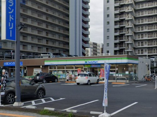 コンビニ　ファミリーマート 千葉みなと店（コンビニ）まで352m