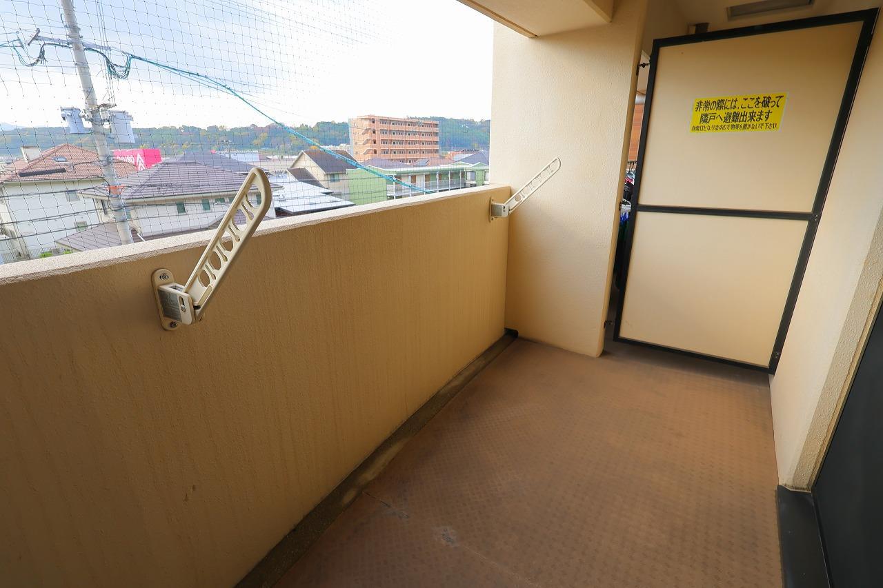 バルコニー　退去予定の為ほかのお部屋の写真を使用しています。