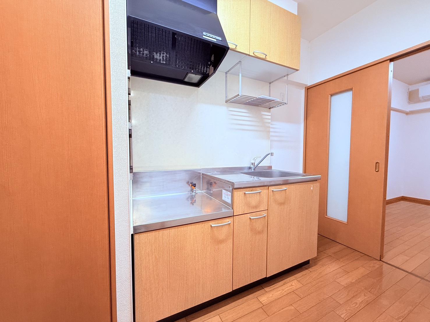 キッチン　退去予定の為ほかのお部屋の写真を使用しています。