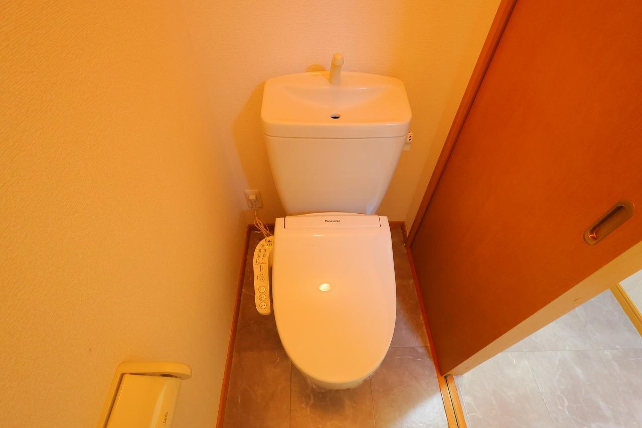 トイレ　退去予定の為ほかのお部屋の写真を使用しています。