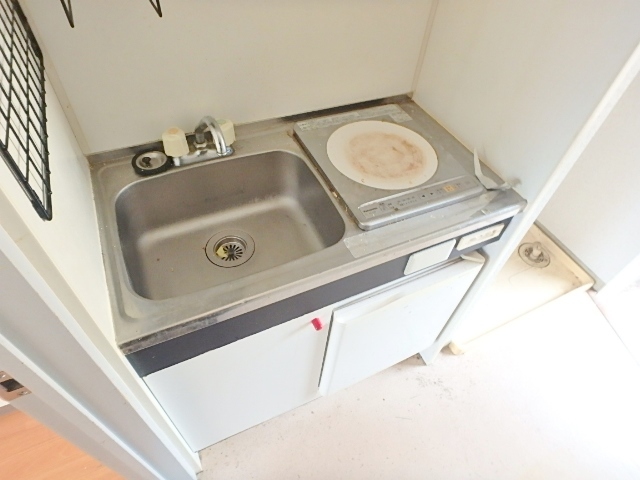 キッチン　クリーニング前の参考画像です