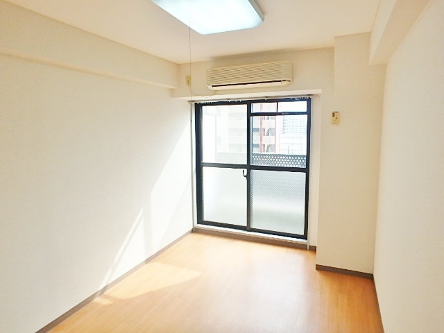 居室・リビング　クリーニング前の参考画像です