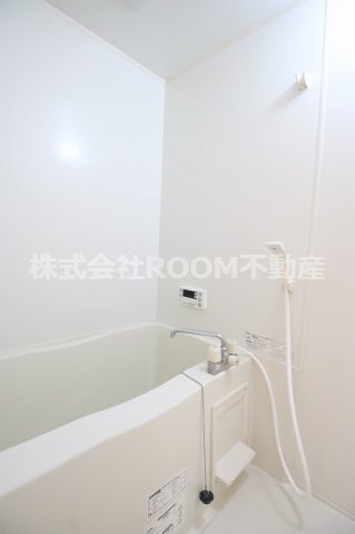 バス・シャワールーム　コンパクトで使いやすいお風呂です