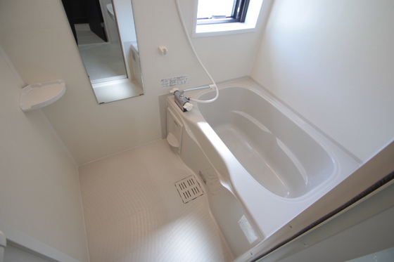 バス・シャワールーム　※別部屋の写真です