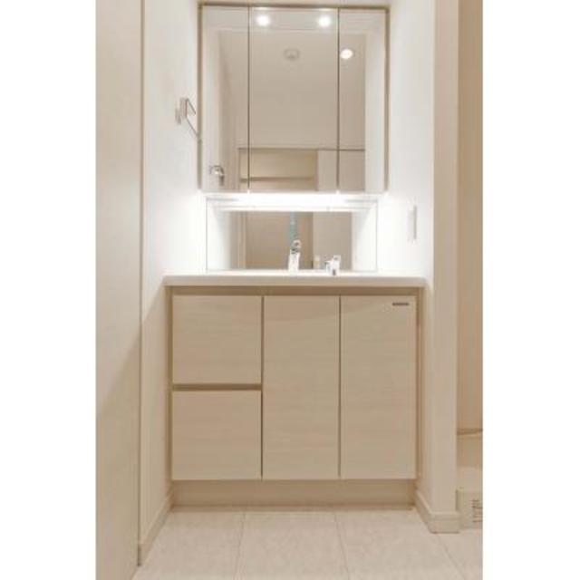 洗面設備　※写真は同タイプ住戸です。