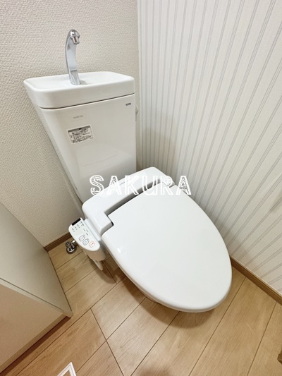 トイレ　落ち着いた色調のトイレです♪