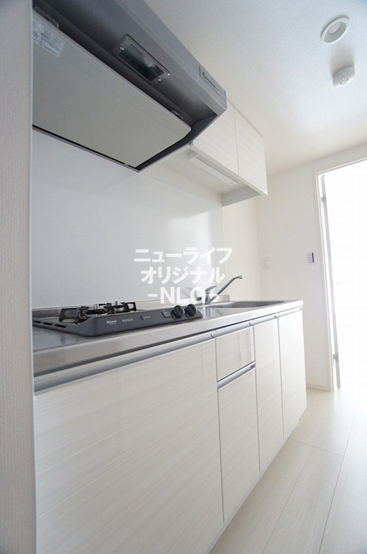 キッチン　2口ガスコンロ付きキッチンで直ぐにお料理が可能です。