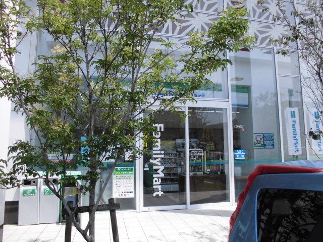 コンビニ　ファミリーマート ZENT名古屋北店（コンビニ）まで526m