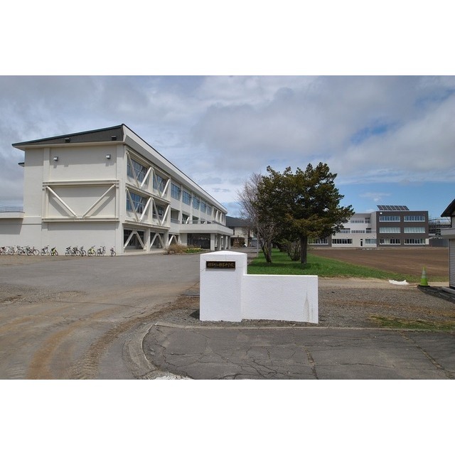 中学校　標茶中学校（中学校）まで1800m