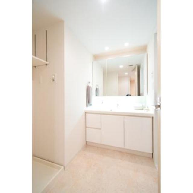 洗面設備　※写真は同タイプ住戸です。