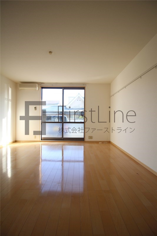 居室・リビング　別号室の写真です