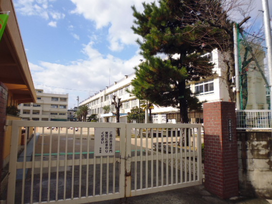 小学校　広島市立大河小学校（小学校）まで302m