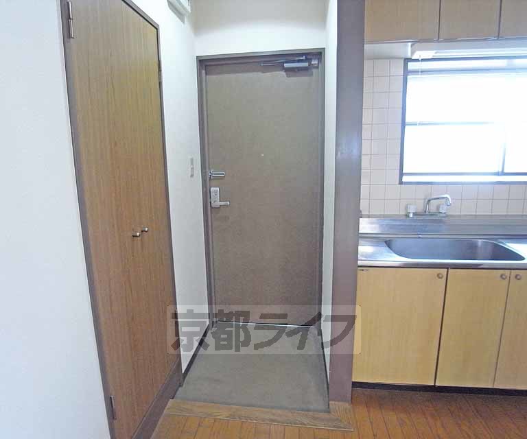 その他設備　玄関からお部屋が見えないように工夫されています。
