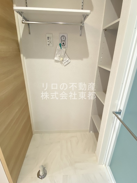 その他　洗濯機置き場は室内にあるので雨に濡れる心配はありません。