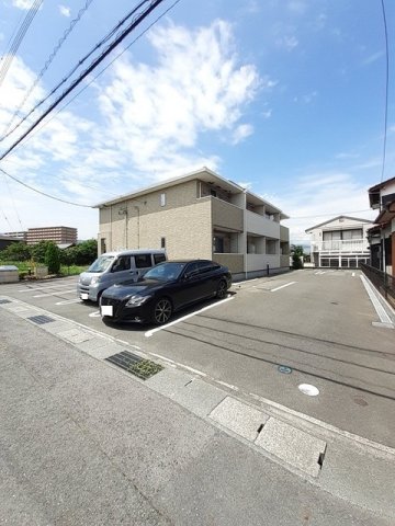 駐車場　車をお持ちの方に嬉しい駐車場付きの物件です