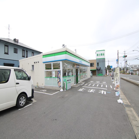 コンビニ　ファミリーマート下関横野店（コンビニ）まで962m