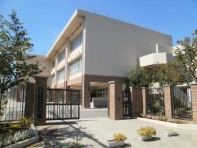 小学校　日野市立平山小学校（小学校）まで198m