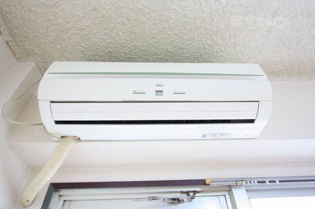 その他設備　冷暖房エアコン。