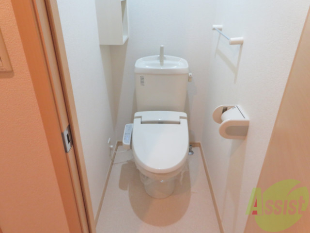 トイレ　トイレはウォシュレット付きです。シャワートイレは嬉しいですね